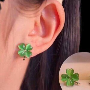 St. Patrick's Four Leaf Clover Stud Earrings Green KC Golden Plated New